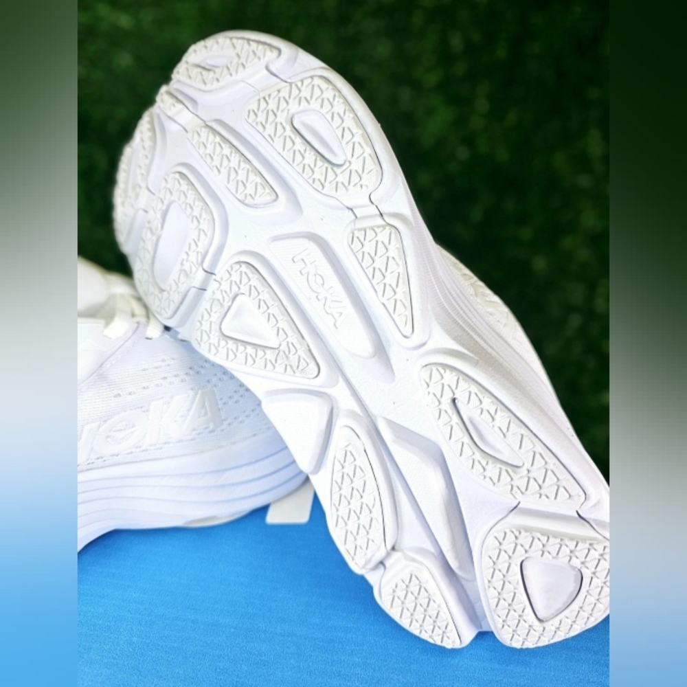 HOKA Bondi One One 8 Men Triple White Running Shoes Brand New - Picture 4 of 10